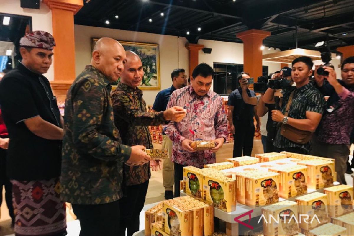 Menkop UKM dorong bisnis oleh-oleh perkuat pemasaran produk UMKM