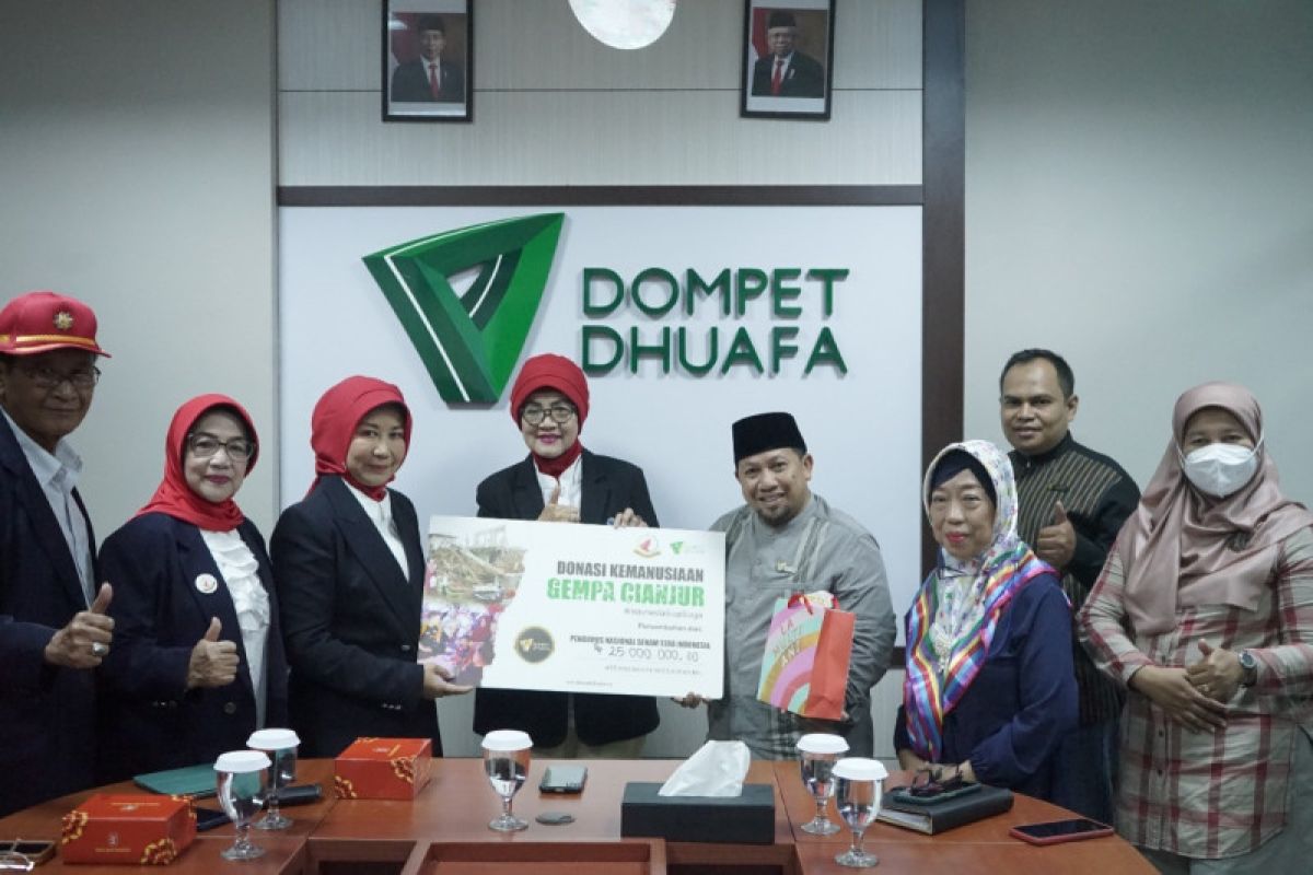 Senam Tera Indonesia bersama Dompet Dhuafa salurkan donasi bagi korban gempa di Cianjur