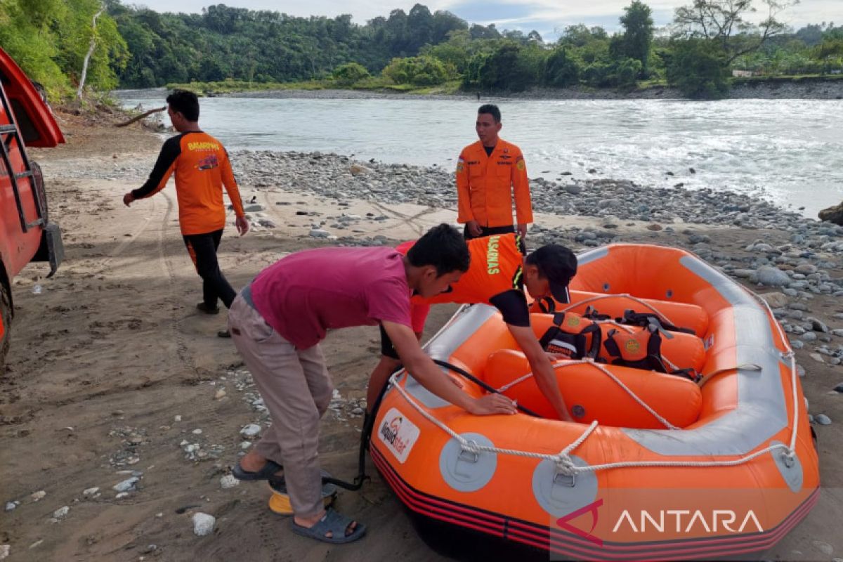 Basarnas Bengkulu hentikan pencarian warga hanyut di sungai