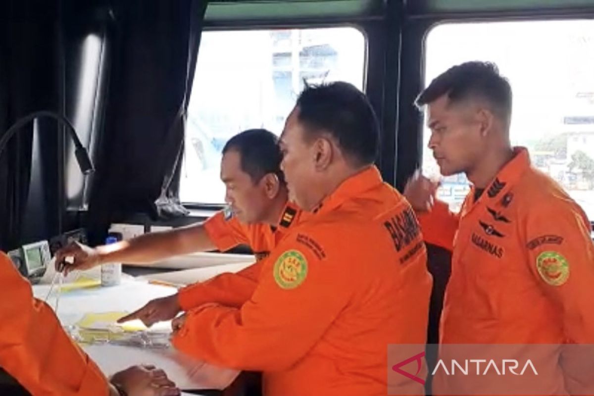 Basarnas kerahkan helikopter cari enam penumpang KM Rukun Jaya