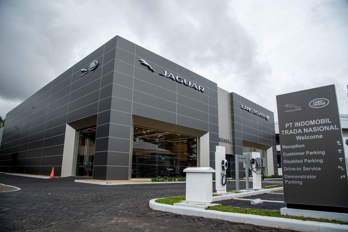 JLM hadirkan showroom Jaguar Land Rover pertama di Indonesia