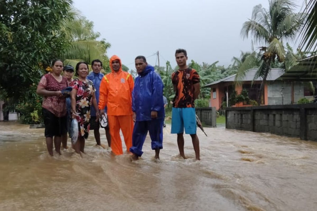 Sejumlah rumah warga di Pulau Batang Dua Ternate terdampak banjir