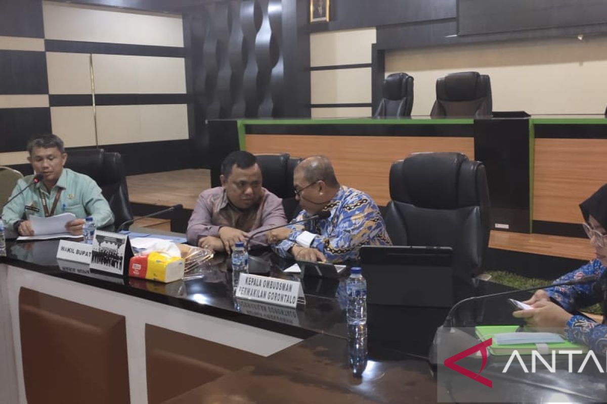 OmbudsmanGorontalo serahkan hasil penilaian ke Pemkab Gorontalo