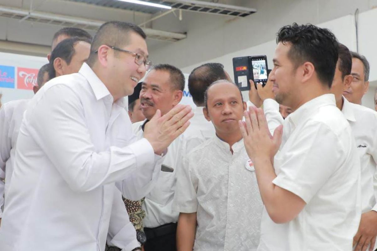 Emil Dardak ajak pedagang mi dan bakso ciptakan iklim perdagangan kondusif di Jatim