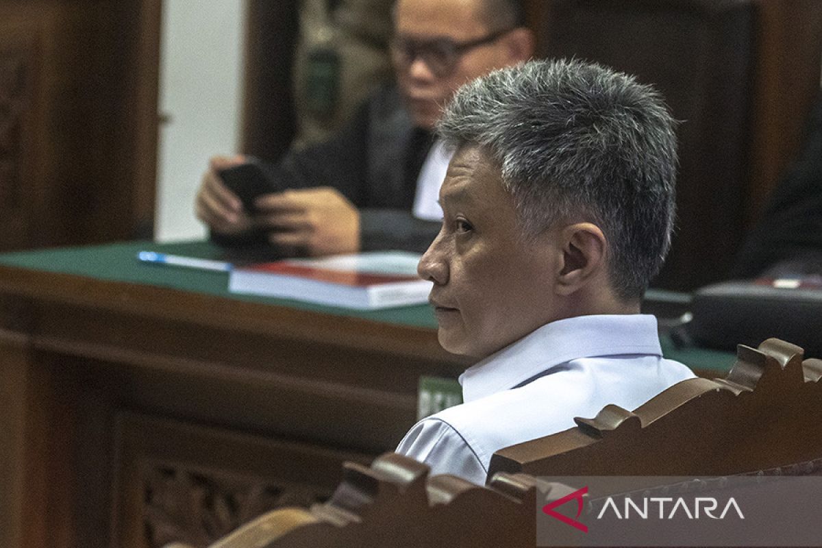 Hendra Kurniawan dituntut hukuman tiga tahun penjara