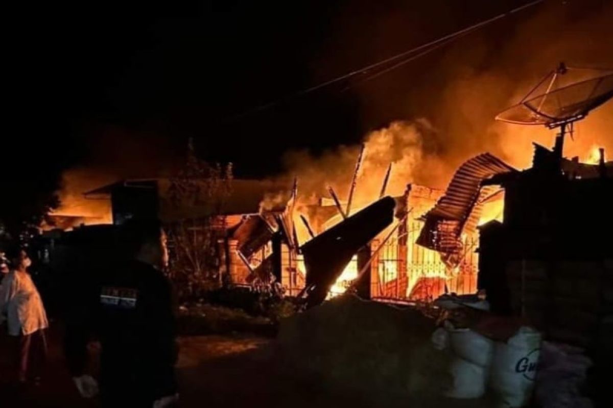 30 rumah terbakar di Pomalaa Kolaka