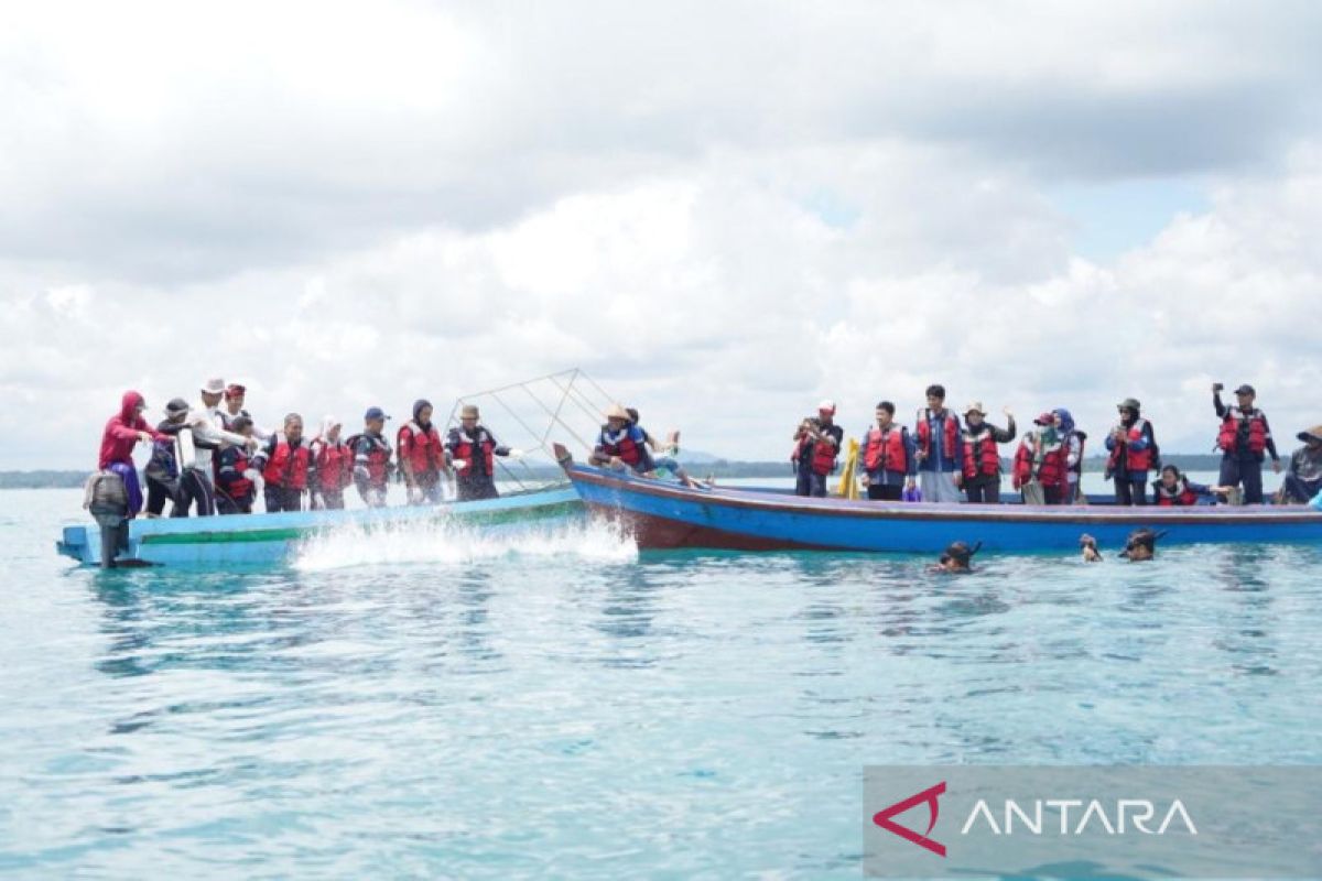 PT Timah tebar ribuan coral garden dukung wisata bawah laut Babel