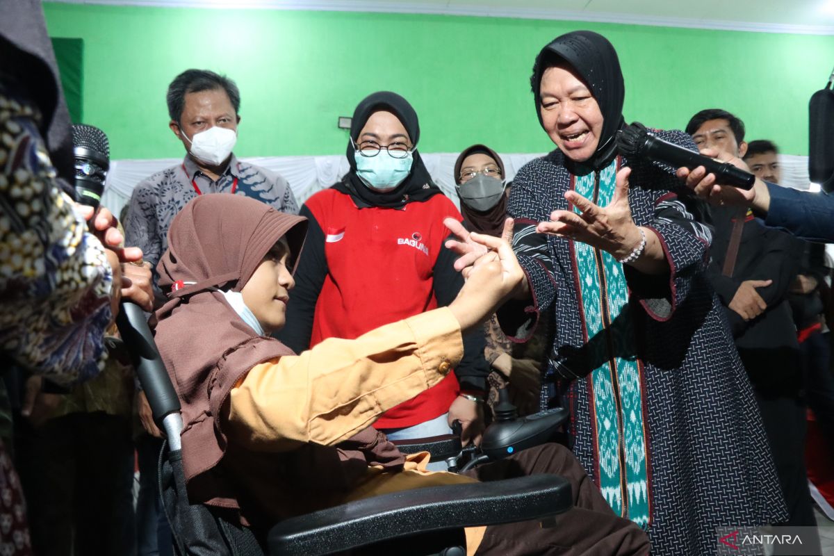 Mensos salurkan bantuan ke penyandang disabilitas di Jombang