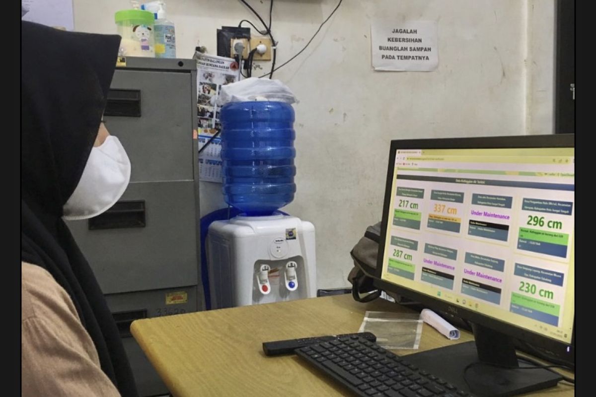 Pemkab Balangan gunakan alat EWS untuk pantau debit air
