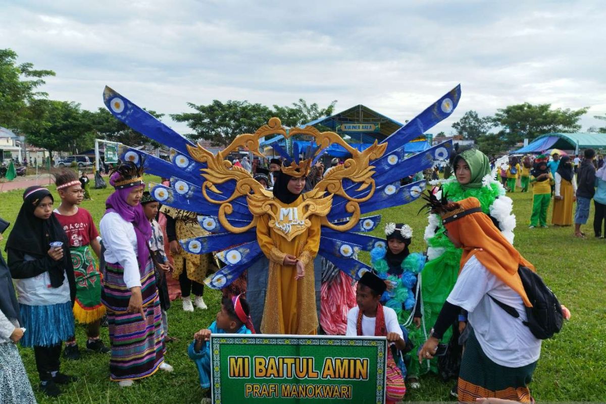 Umat Islam Manokwari meriahkan Karnaval Satu Abad NU