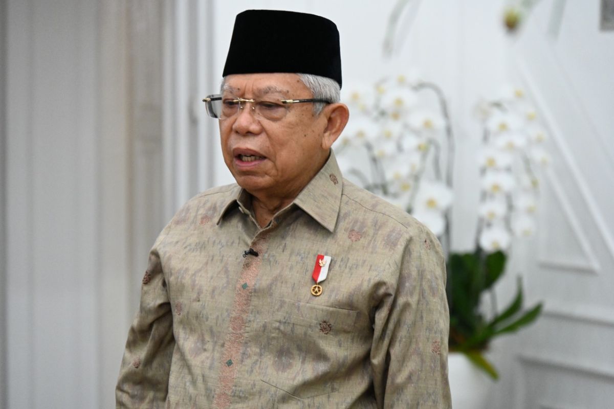 Wapres  Ma'ruf Amin ucapkan selamat atas sidang doktoral Bambang Soesatyo