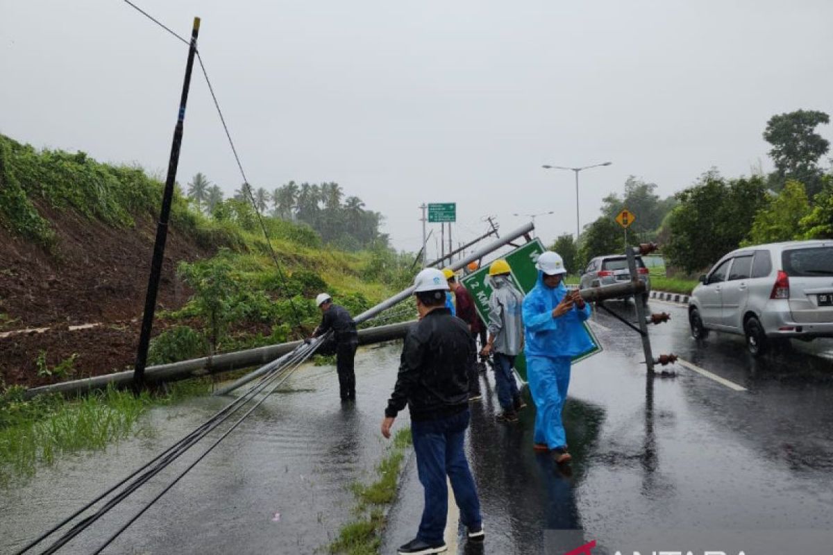 PLN sigap penanganan gangguan kelistrikkan akibat bencana di Manado