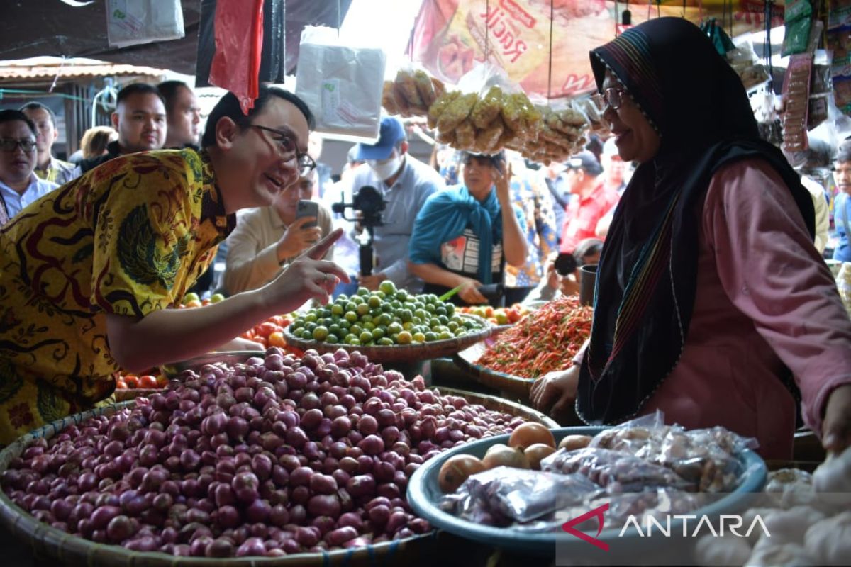 Wamendag tinjau pasar rakyat di Sulut