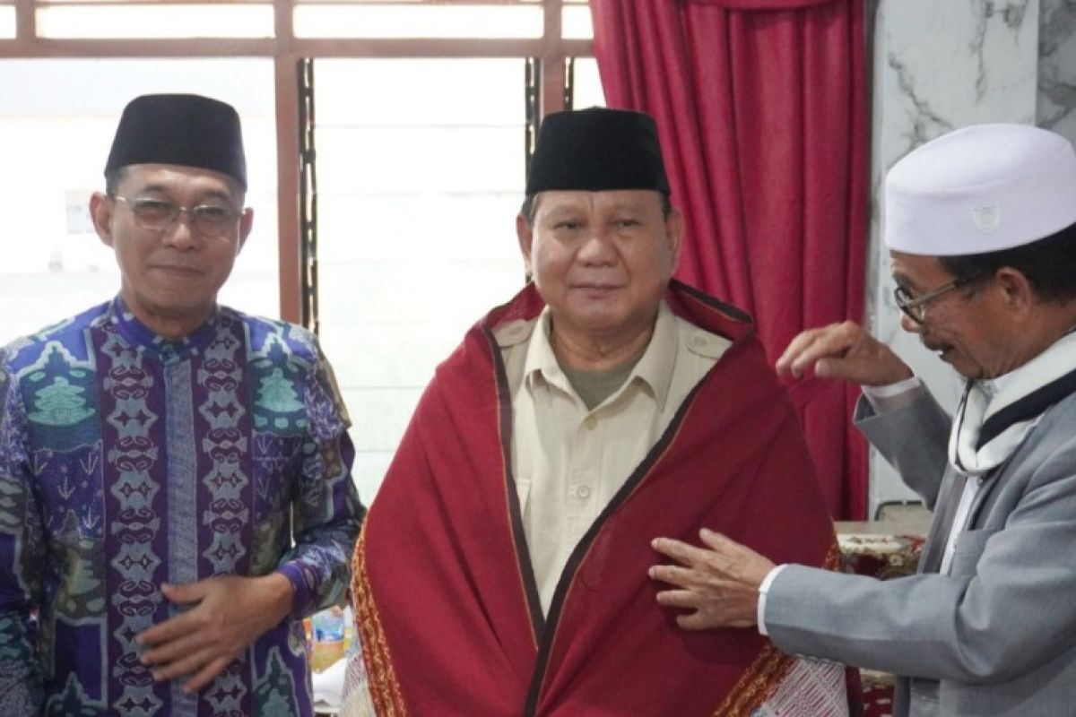 Prabowo Subianto mengunjungi pesantren Al Kautsar Medan