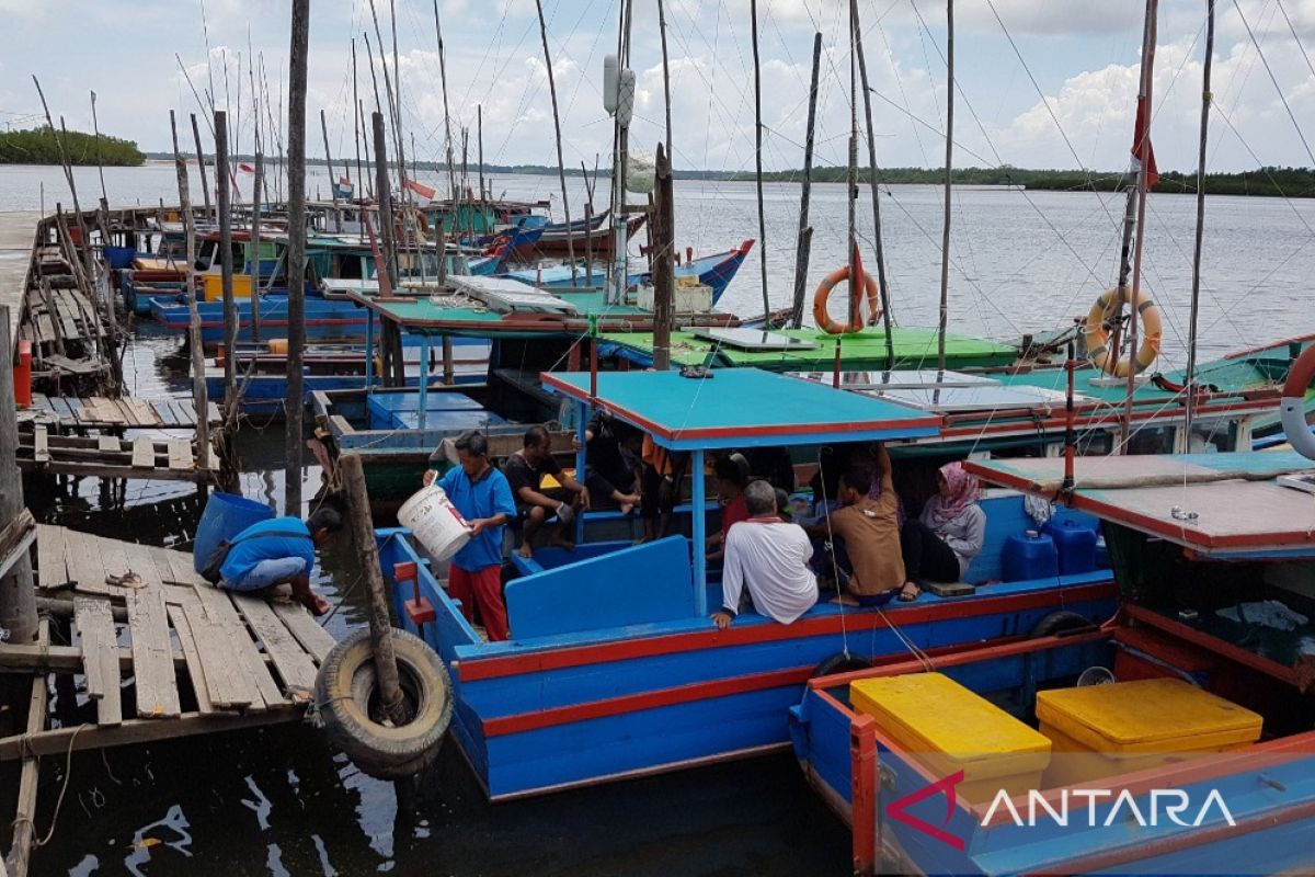 Nelayan Natuna tidak melaut karena cuaca ekstrem