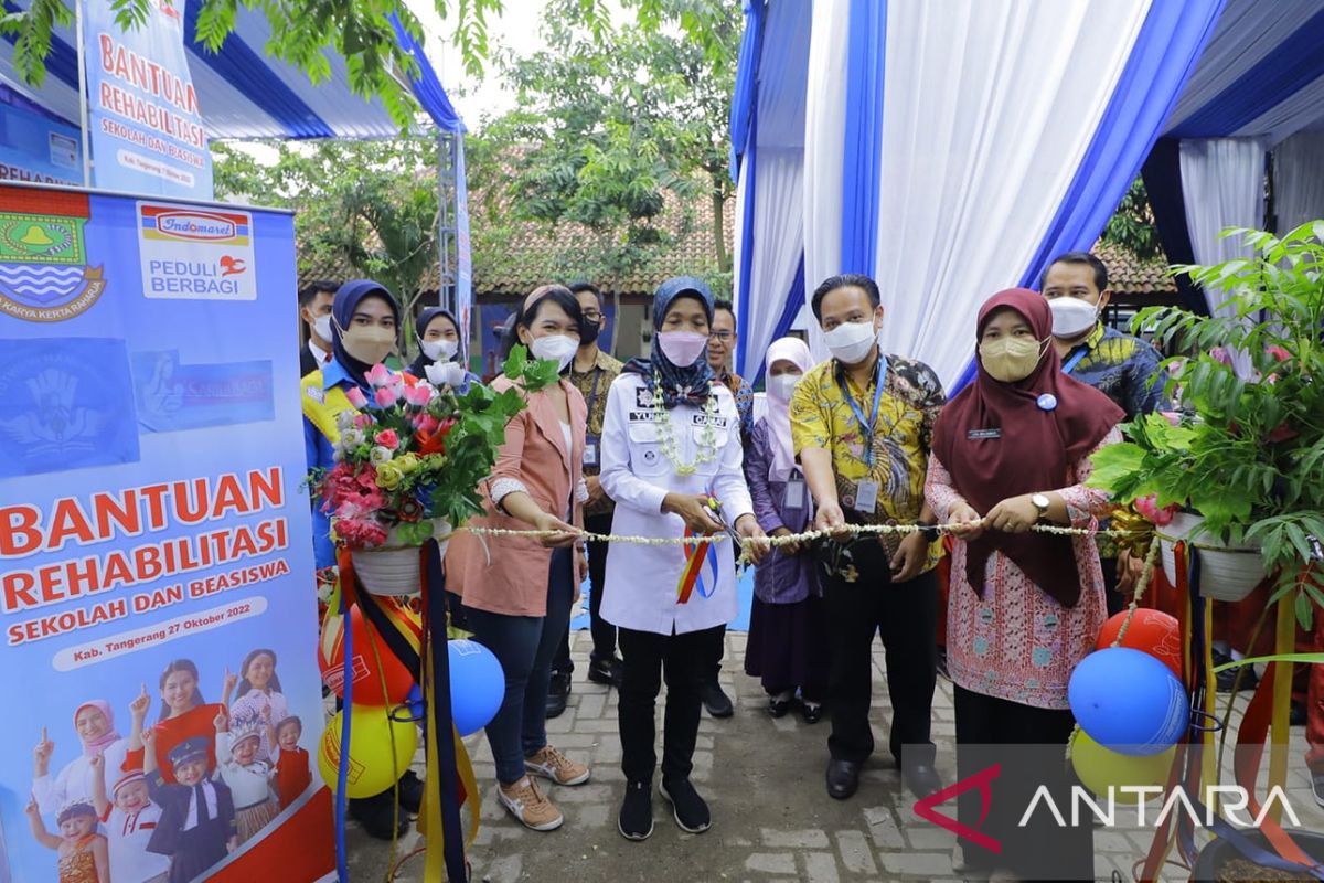 Produsen nutrisi makanan anak bantu rehab sekolah di Jambi