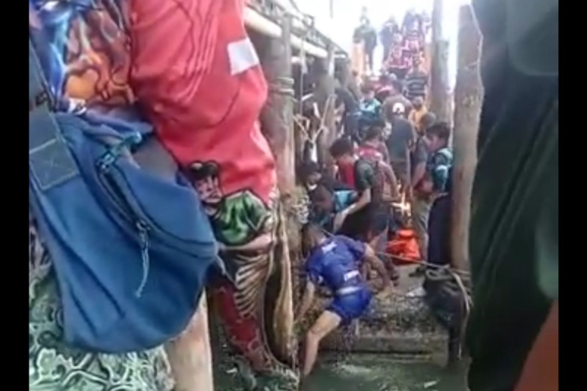 Jembatan Dermaga Tidung di Pulau Bunyu runtuh