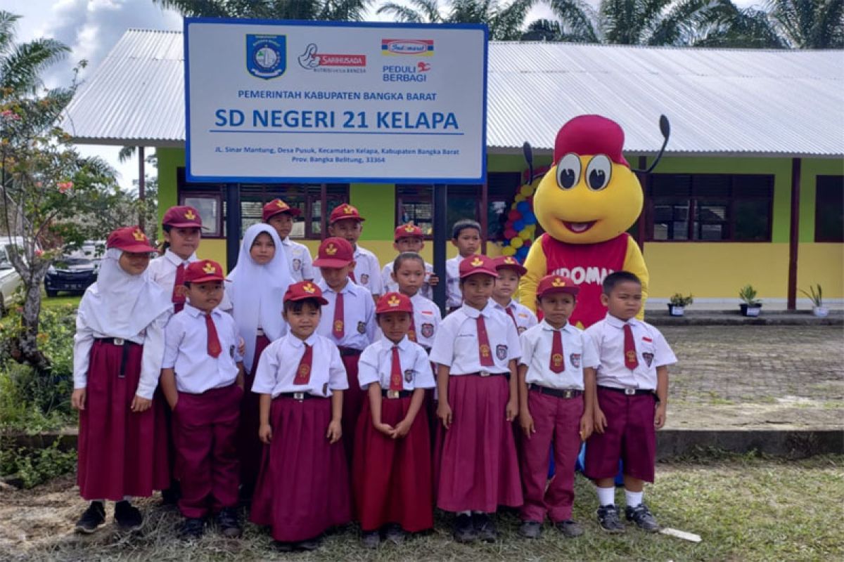 SGM Eksplor bersama Indomaret salurkan bantuan pendidikan dan beasiswa
