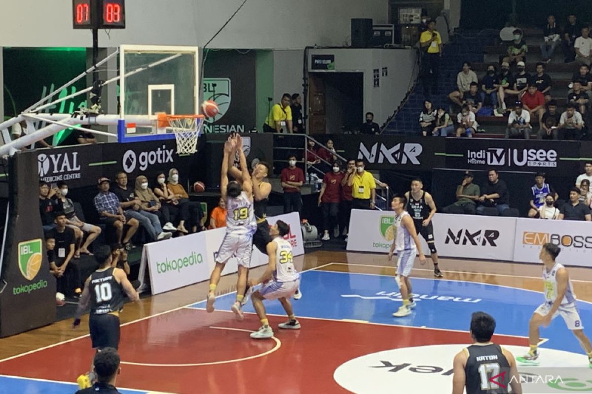 IBL: Tim Prawira Bandung bungkam Dewa United 93-81