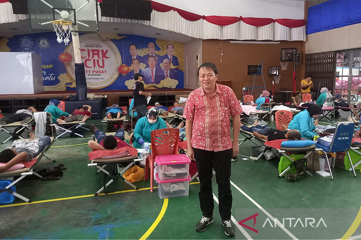 Komunitas Tionghoa Padang gelar donor darah rayakan Imlek 2023