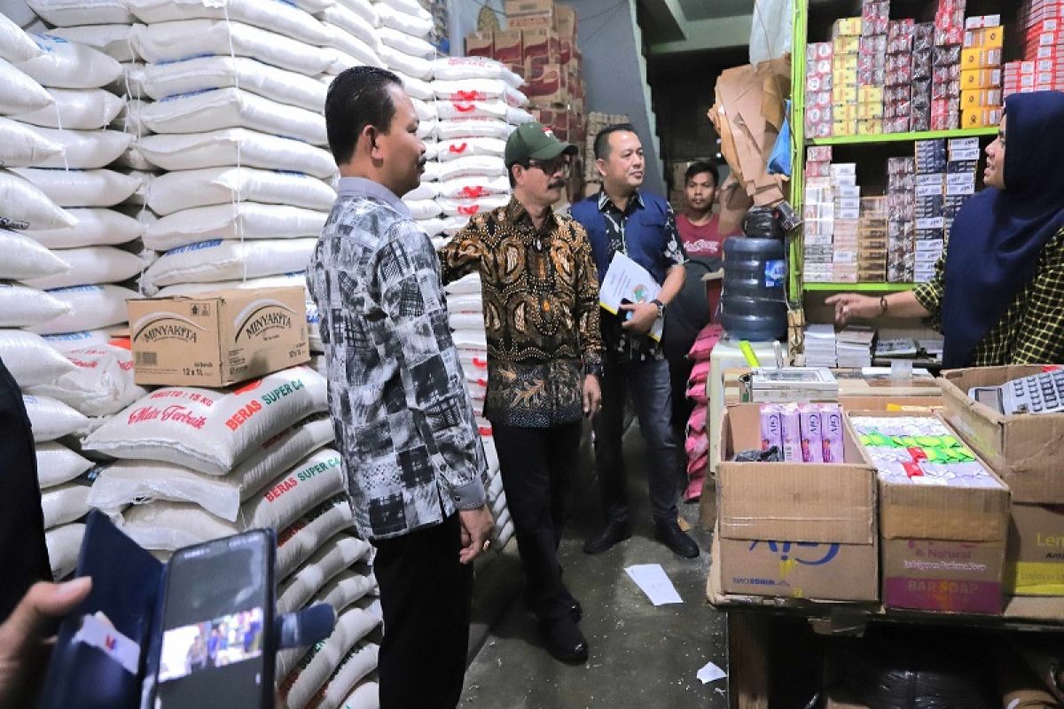 Cegah inflasi, Pj Bupati Aceh Tamiang tinjau pasar