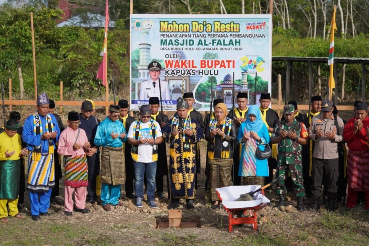 Pemkab Kapuas Hulu dukung pembangunan Masjid Al-Falah