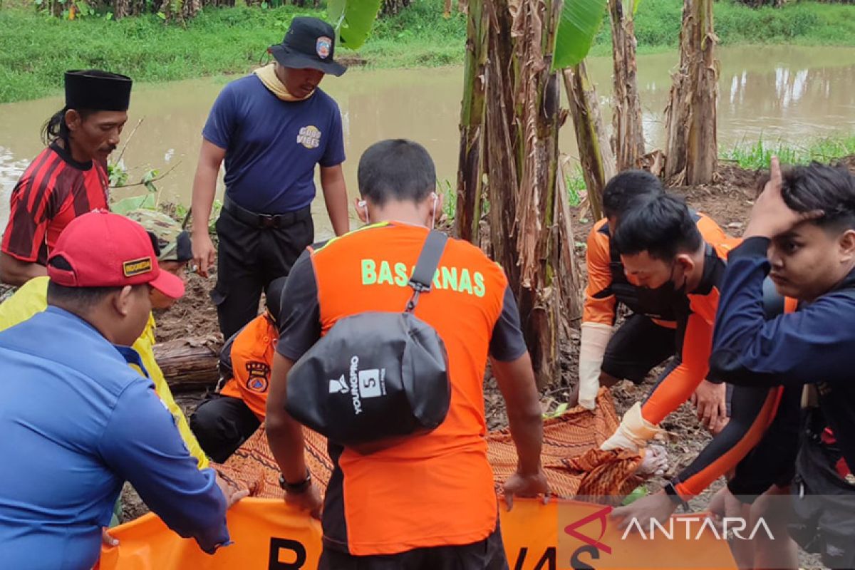 Tim SAR temukan korban terseret Sungai Cidurian meninggal