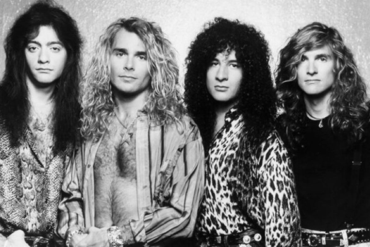 Lirik dan terjemahan lagu "When The Children Cry" (White Lion)