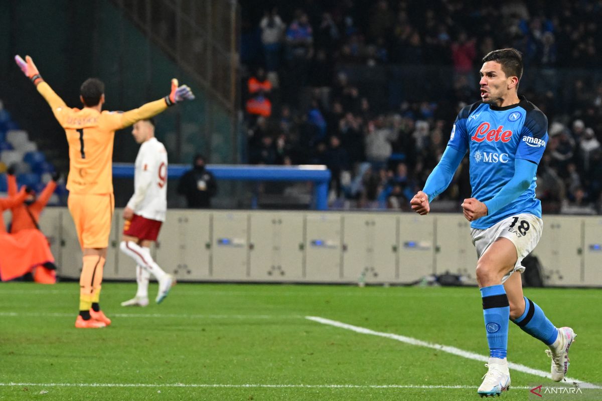 Gol Giovanni Simeone kunci kemenangan 2-1 Napoli atas Roma