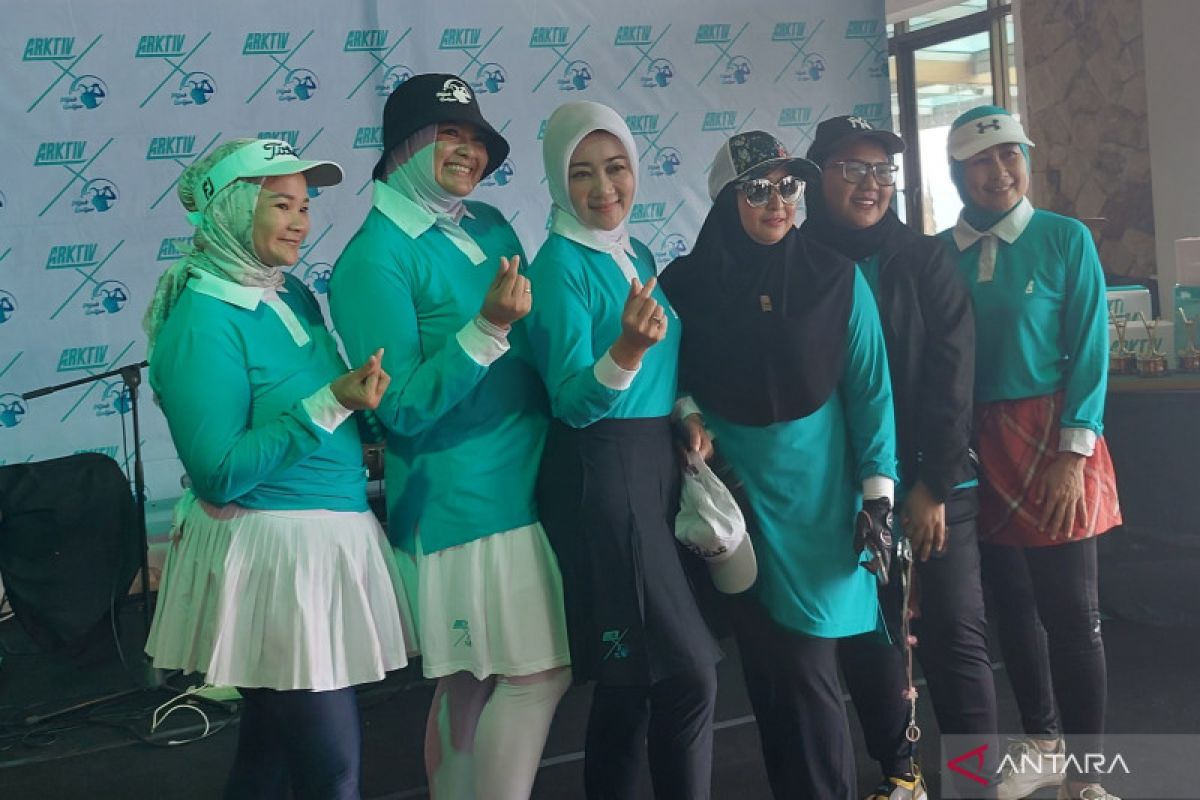 Istri Gubernur Jabar dukung lahirnya gaya hijab untuk golf