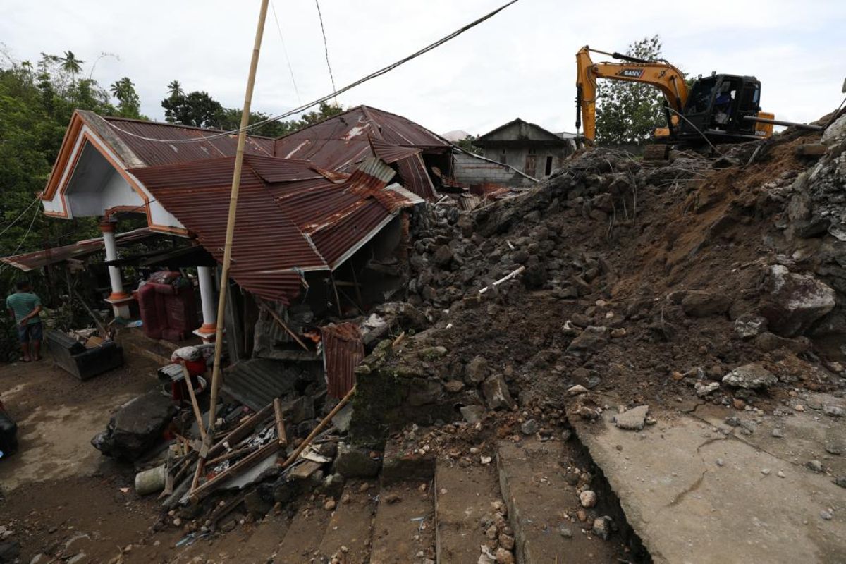 Banjir dan longsor di Manado sebabkan kerusakan ratusan rumah