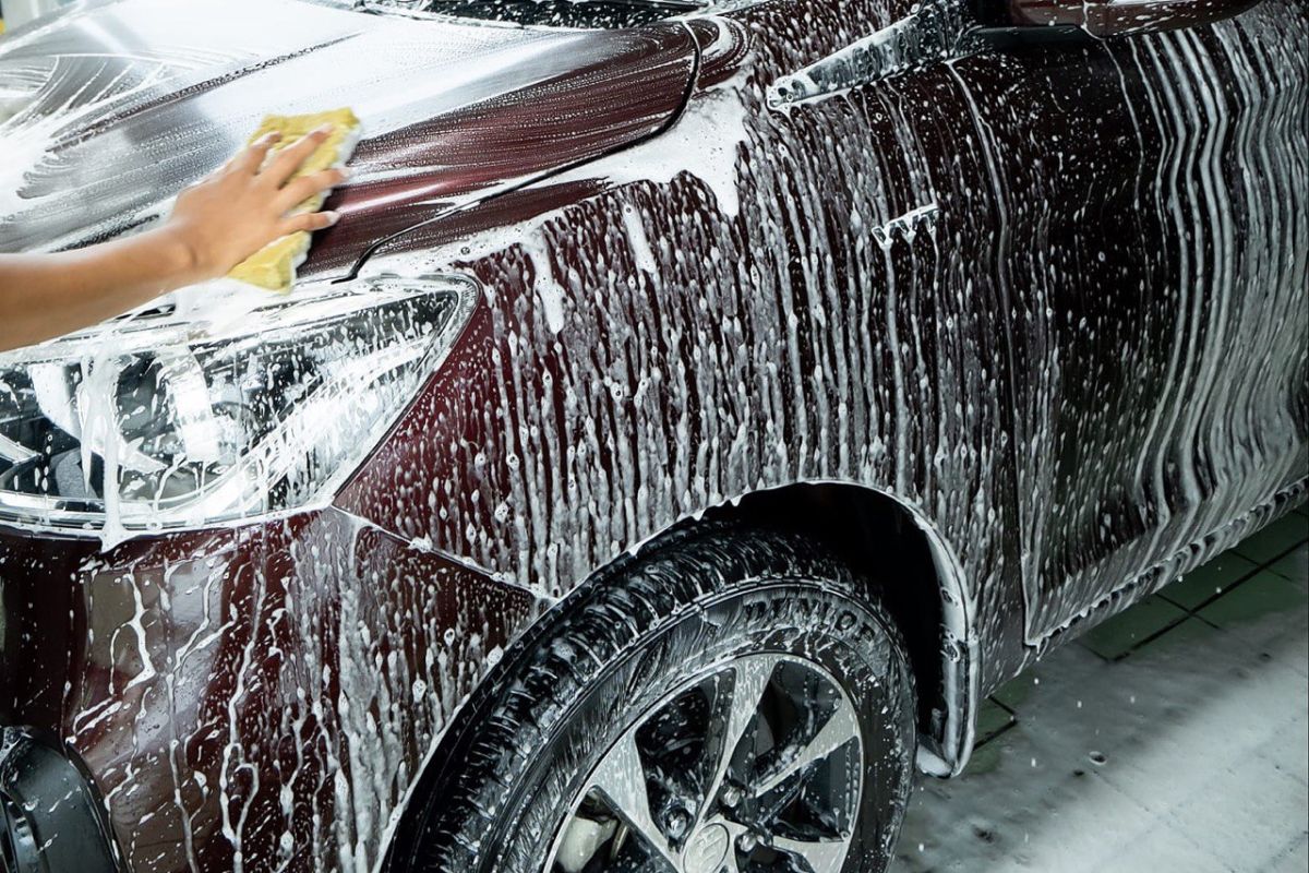 Tips cuci mobil sendiri agar bersih dan aman untuk kendaraan
