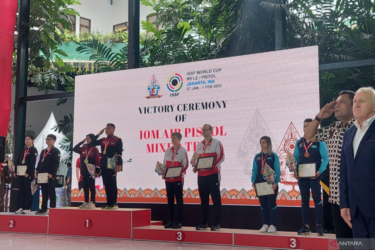 Shooters Arista/Iqbal clinch first gold for Indonesia in World Cup