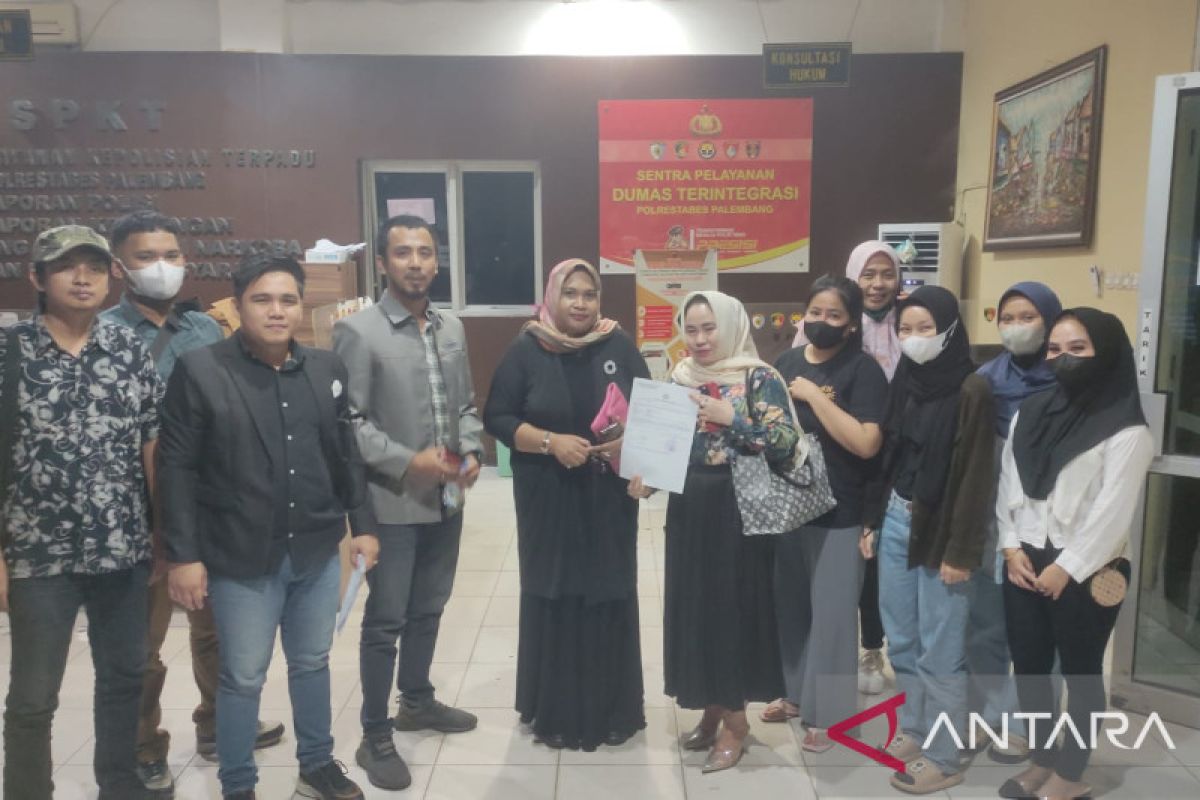 Emak-emak lapor polisi kena tipu bermotif arisan daring