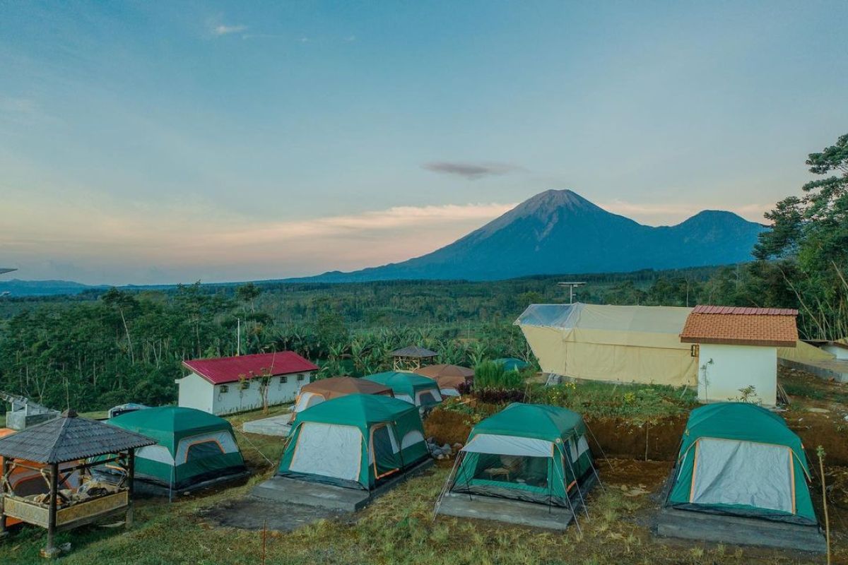 Wabup Lumajang: Wisata Bumi Perkemahan Glagah Arum dikelola Pramuka