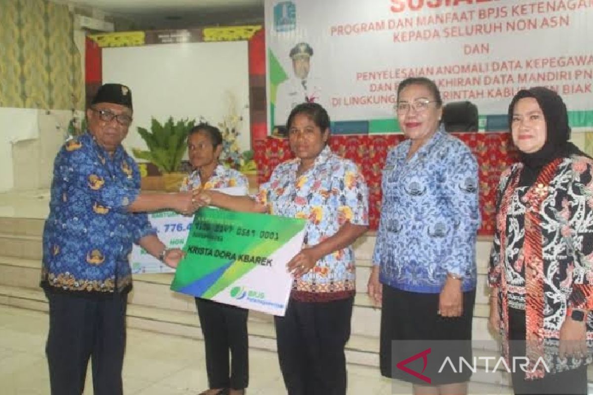 Pemkab Biak Numfor lindungi 2.000 honorer daerah dengan program BPJAMSOSTEK