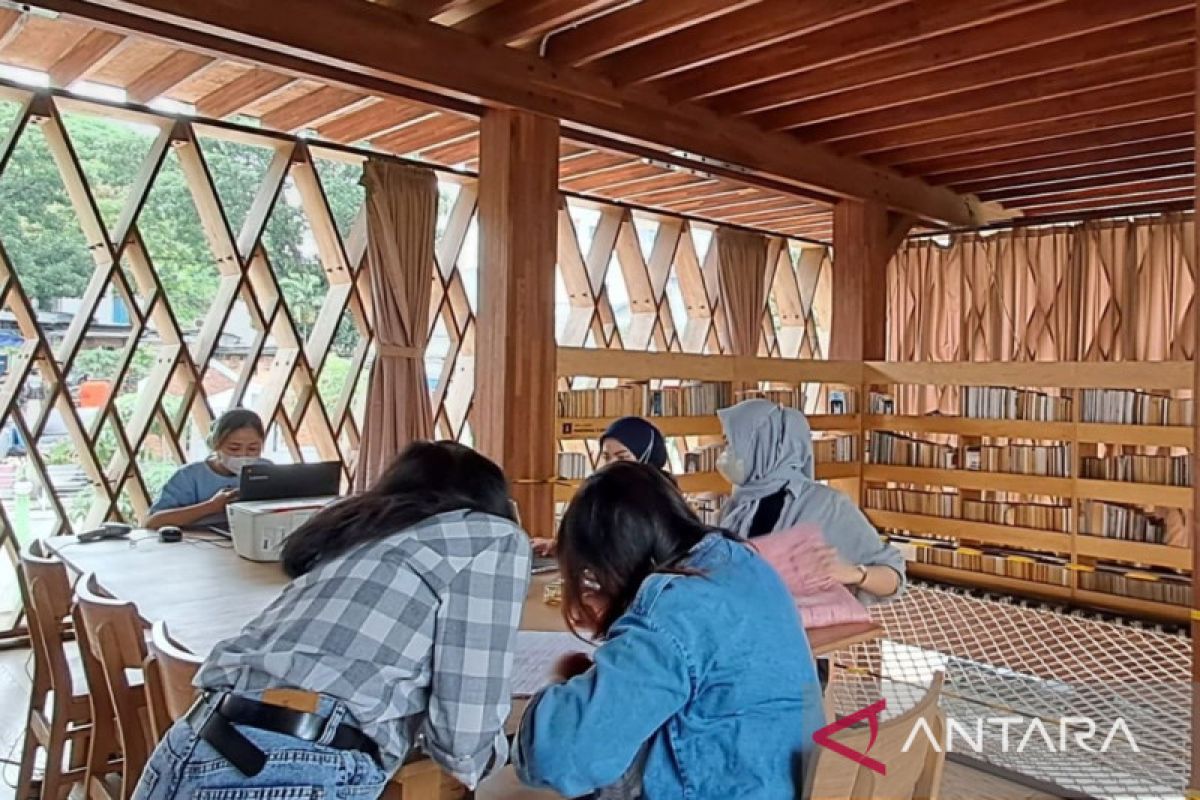 Berkunjung ke Perpustakaan "Microlibrary Warak Kayu" Semarang, usung konsep ramah lingkungan