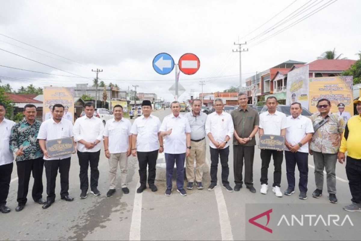 Resmikan jalan dua jalur di Indragiri Hulu, ini pesan Gubernur Syamsuar