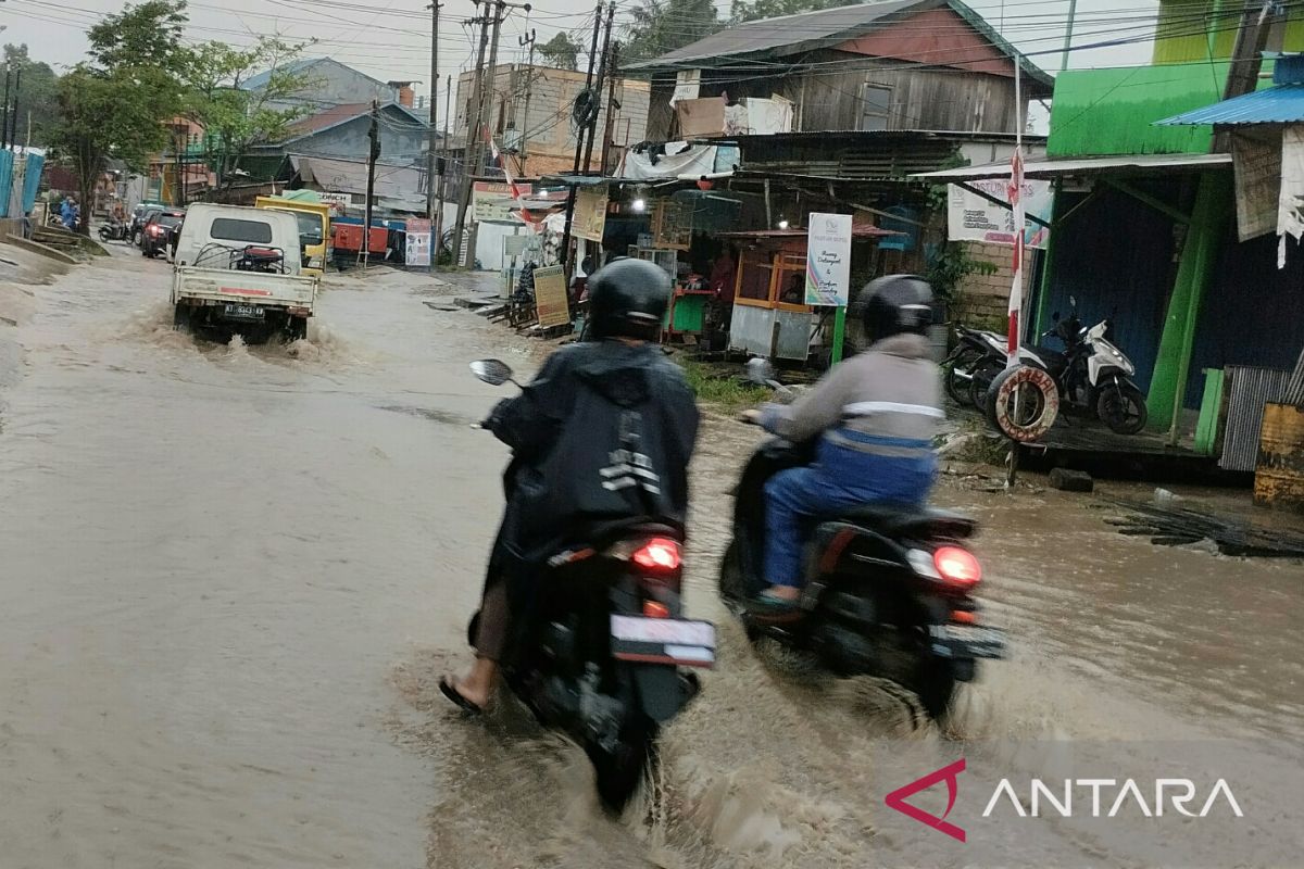 Sembilan daerah di Kaltim diprakirakan hujan petir pada  Rabu-Kamis