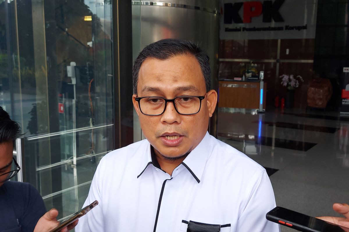 KPK memeriksa staf Hakim Agung Gazalba Saleh terkait kasus suap di MA