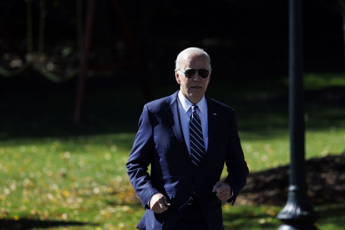 Biden tolak kirim jet tempur ke Ukraina