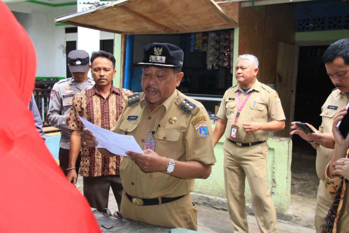 Bupati Kepulauan Seribu cek penerima program bantuan di Pulau Panggang