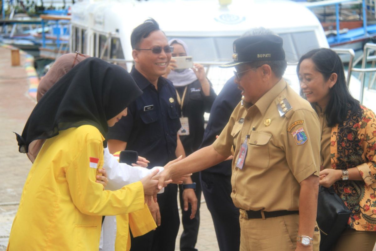 Bupati Memotivasi Mahasiswa Penerima Beasiswa Dari Kepulauan Seribu ...