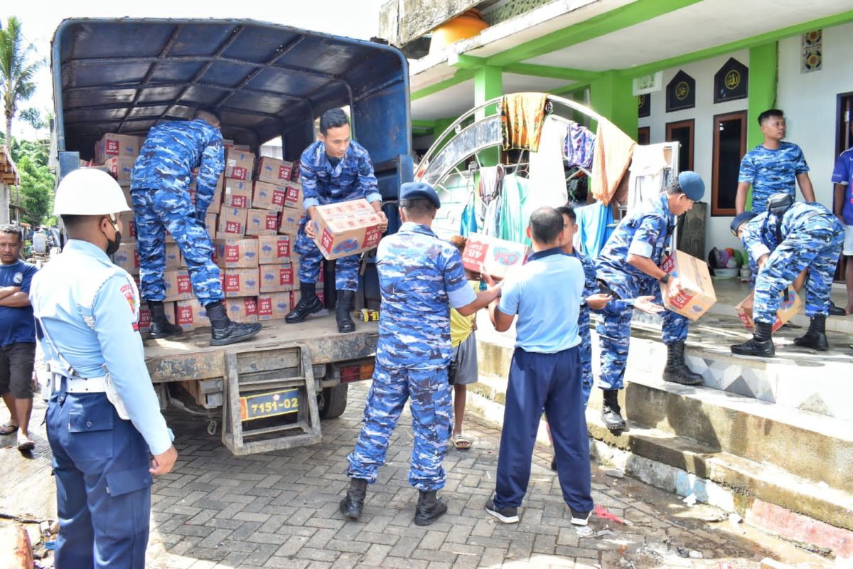 Kasau beri bantuan korban banjir di Molas