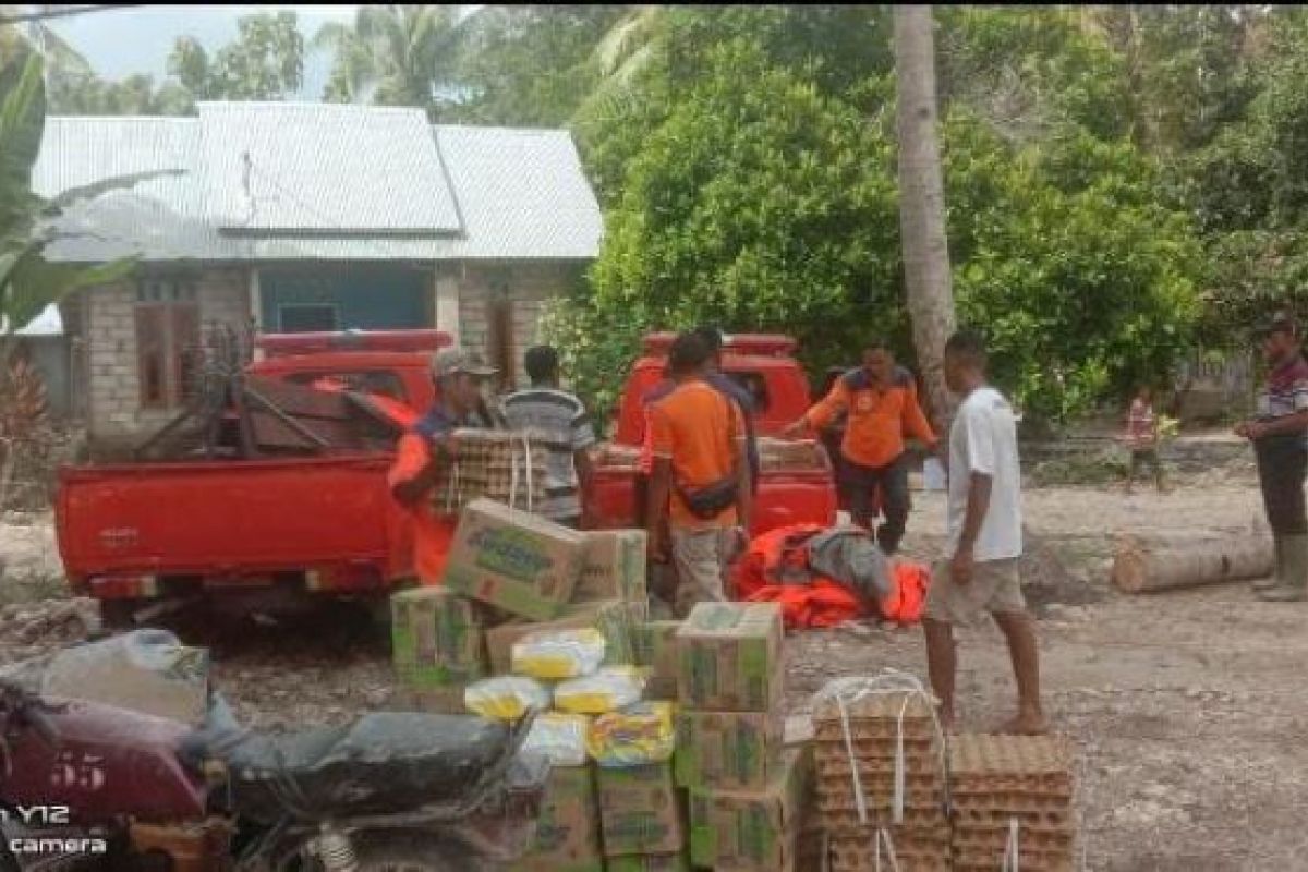 Pemkab Kupang distribusi bantuan bagi korban bencana banjir Niunbaun