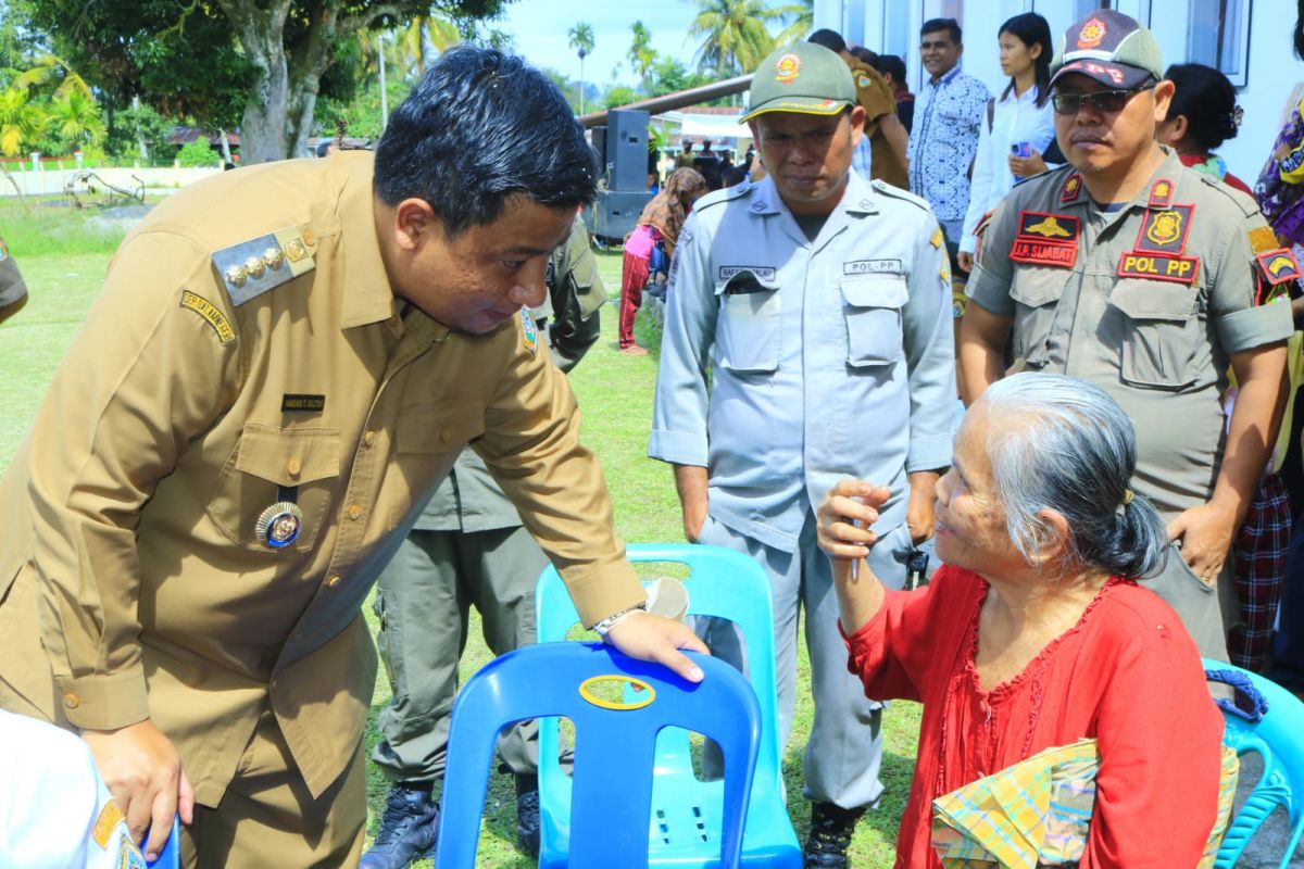 Masyarakat Desa Saornauli Hatoguan mengapresiasi Program Bunga Desa.