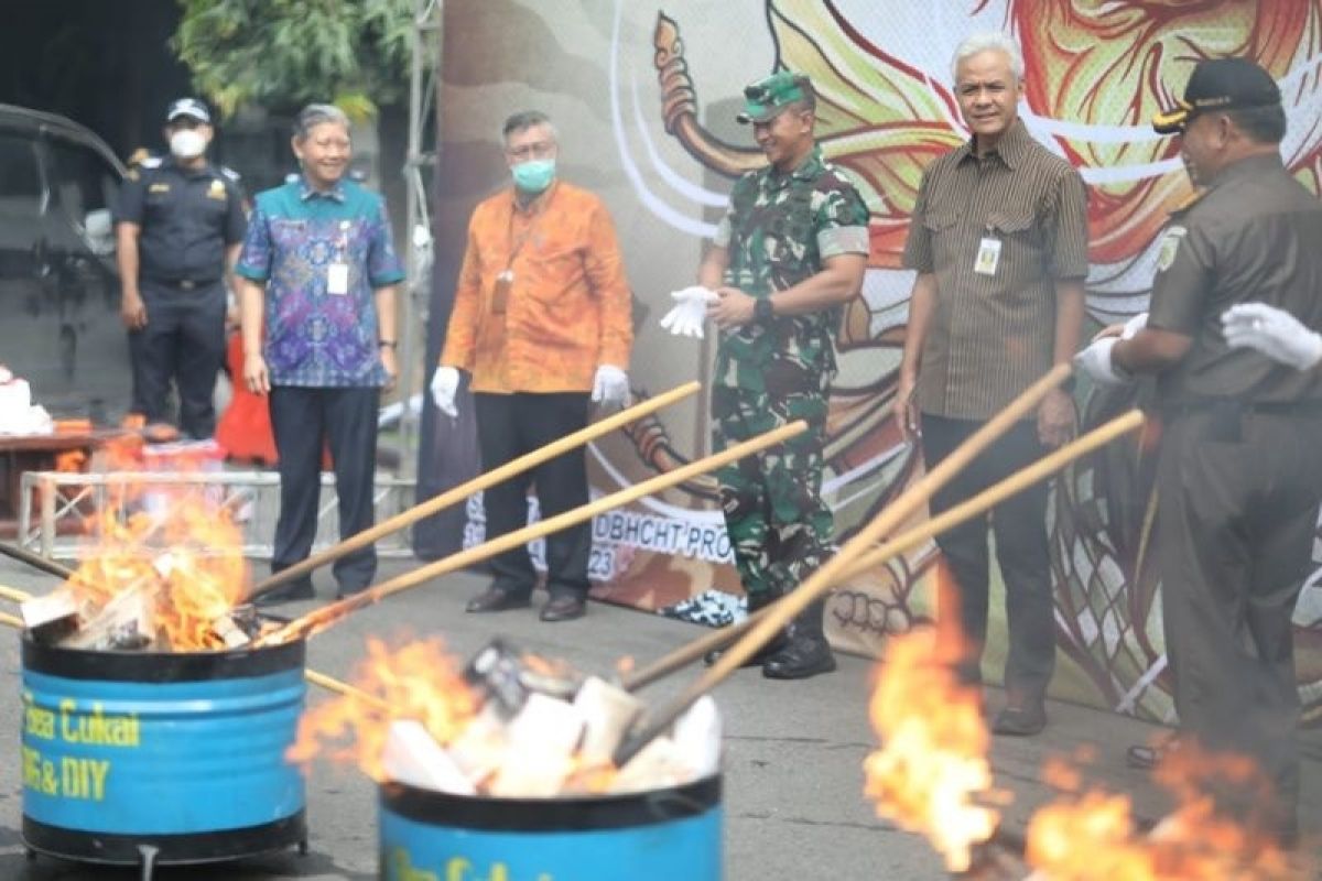 Bea Cukai Jateng-DIY musnahkan 9,7 juta batang rokok ilegal