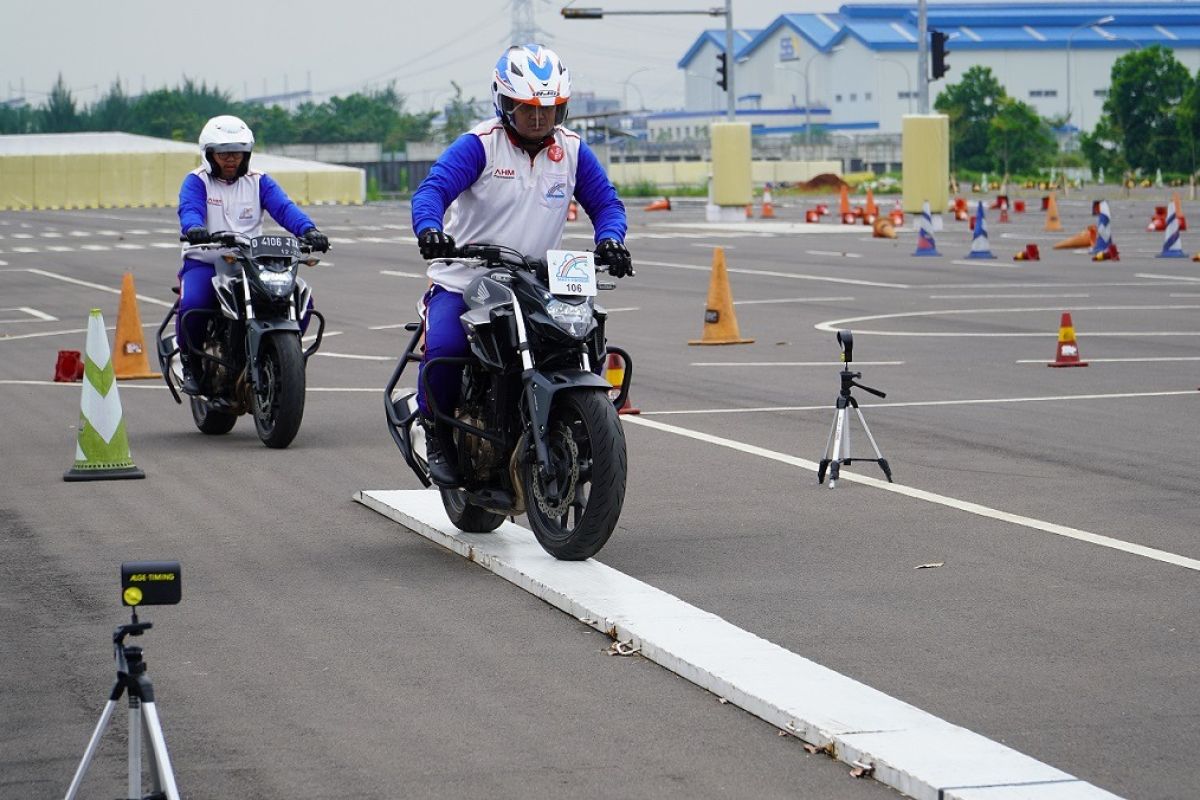 Lima instruktur AHM safety riding park siap bersaing di Thailand