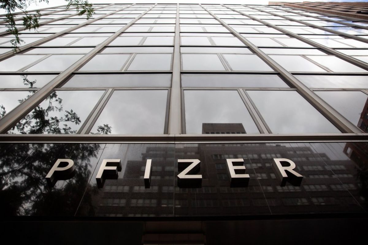Pfizer proyeksikan pendapatan dan laba turun tajam pada 2023