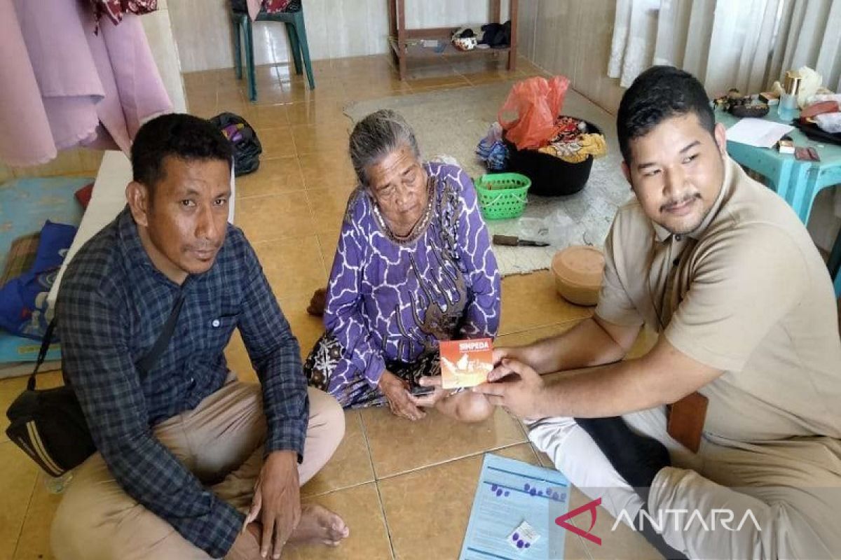 Dinas Sosial Buton Selatan salurkan BLT bagi 400 disabilitas